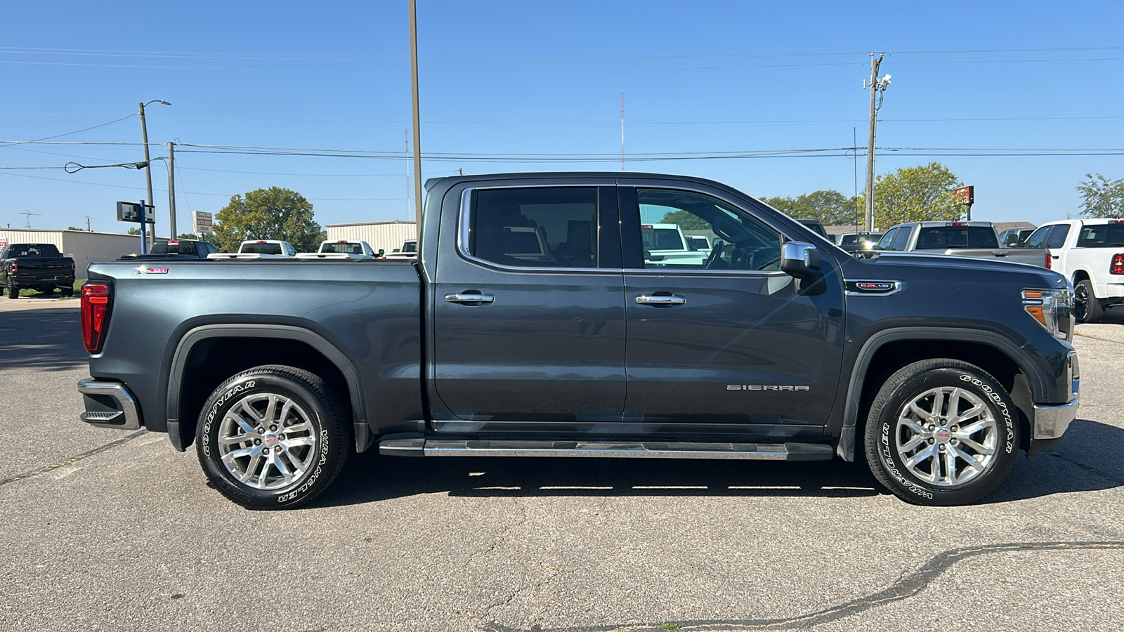 2019 GMC Sierra 1500 SLT 2