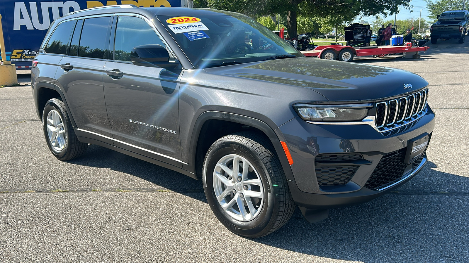 2024 Jeep Grand Cherokee Laredo 1