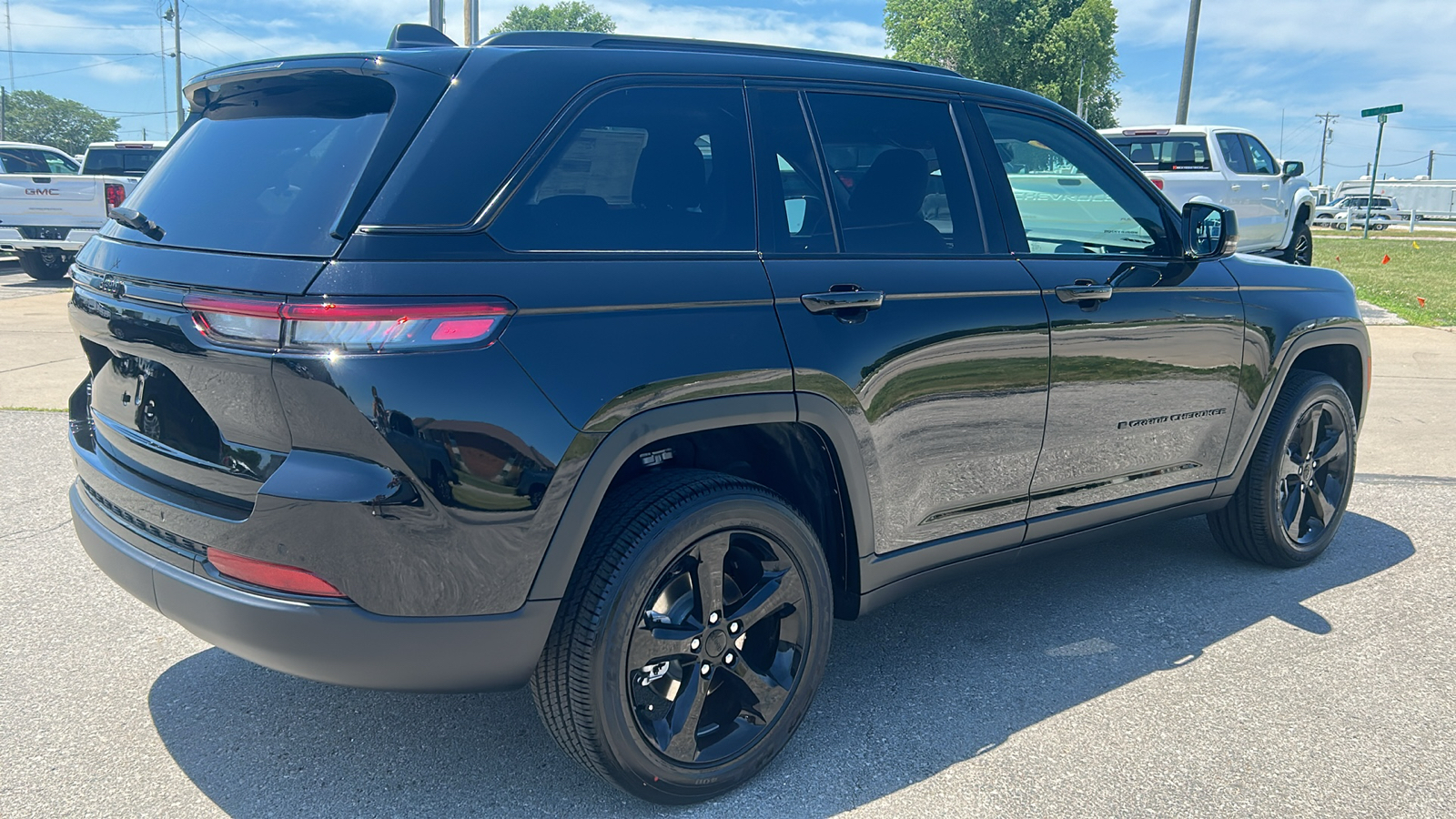 2024 Jeep Grand Cherokee Altitude X 3