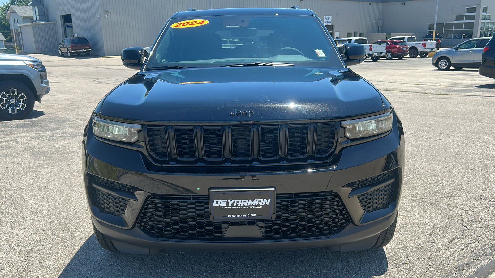 2024 Jeep Grand Cherokee Altitude X 8