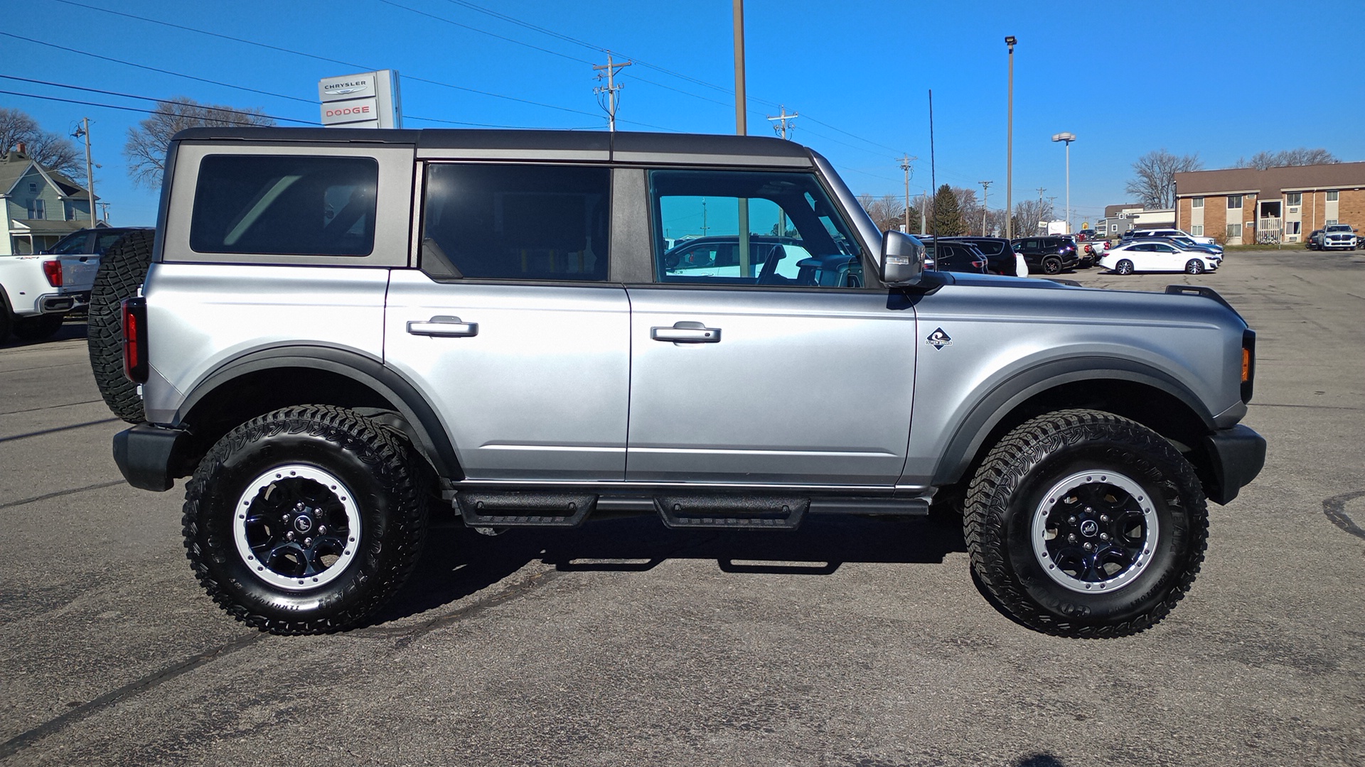 2023 Ford Bronco Outer Banks 2