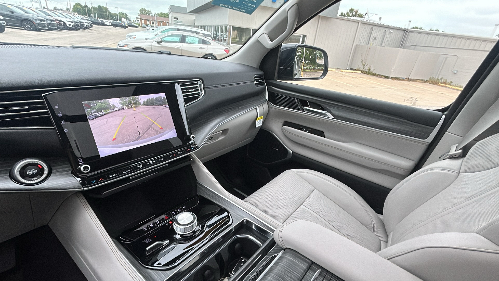 2024 Jeep Wagoneer L Series II 54