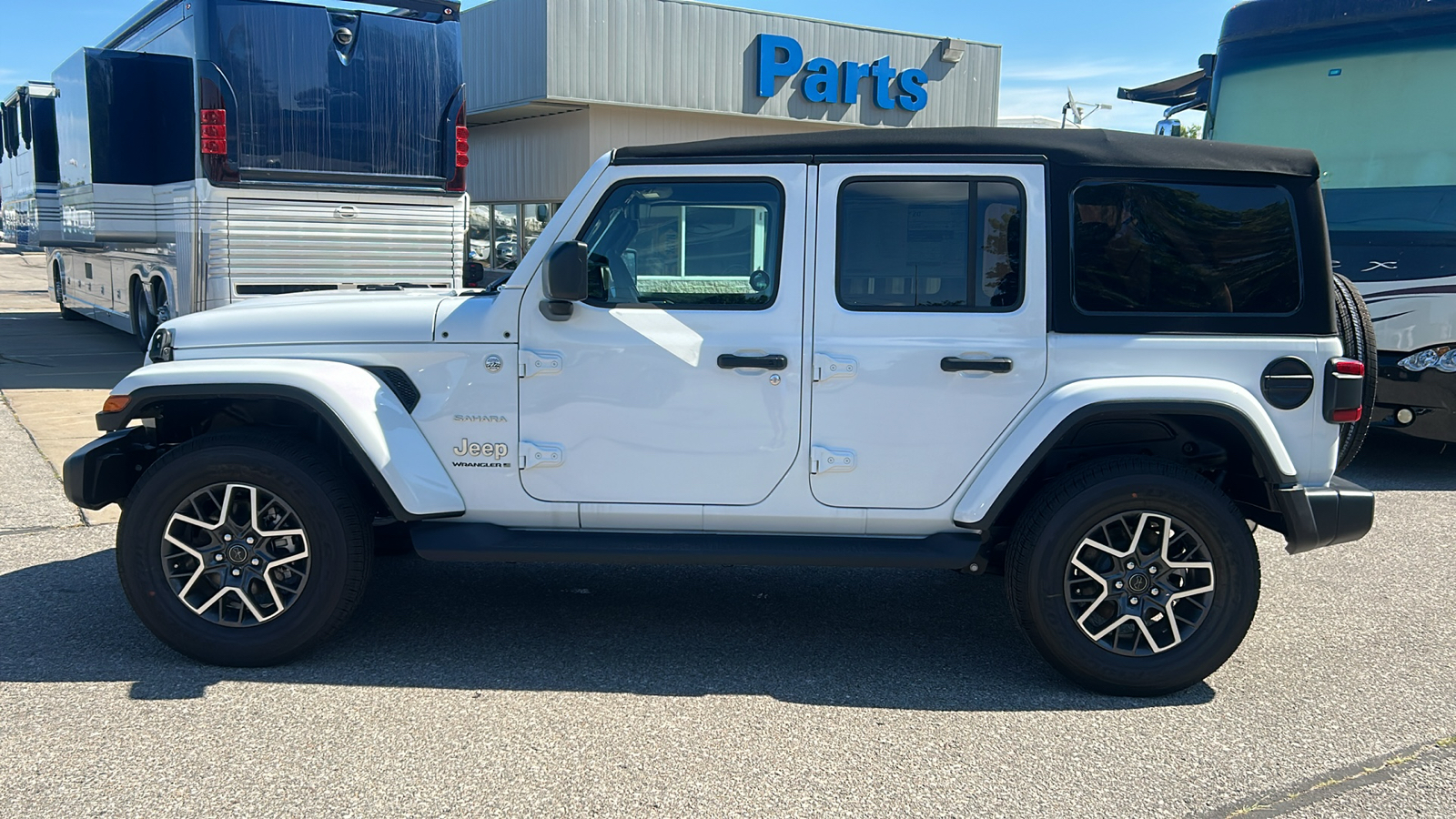 2024 Jeep Wrangler Sahara 6