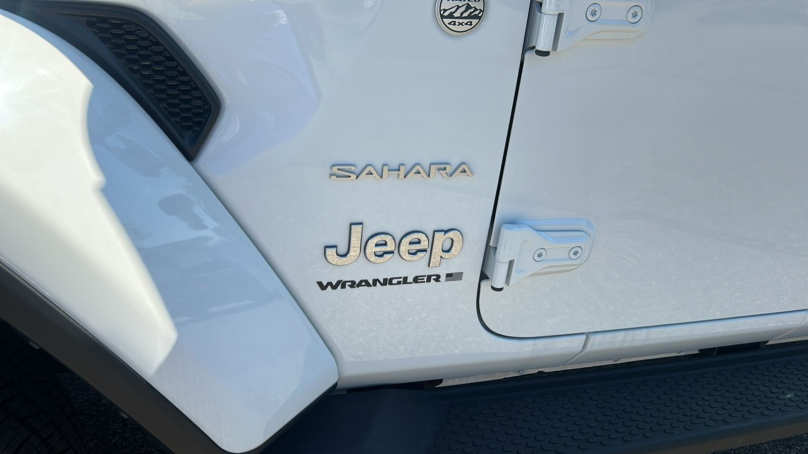 2024 Jeep Wrangler Sahara 10