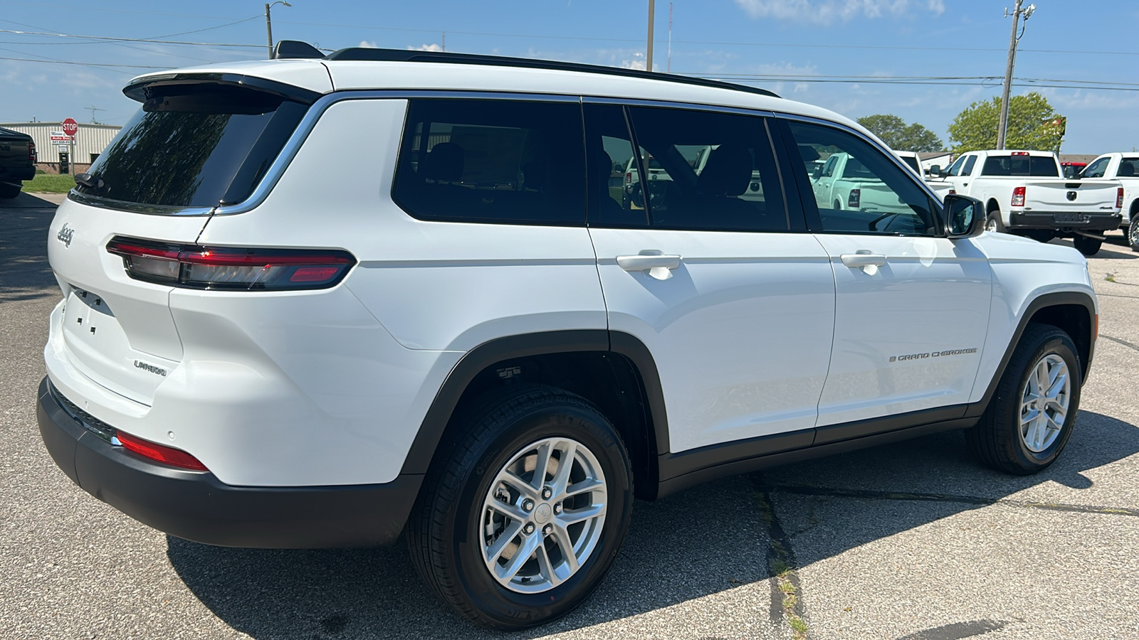 2024 Jeep Grand Cherokee L Laredo 3