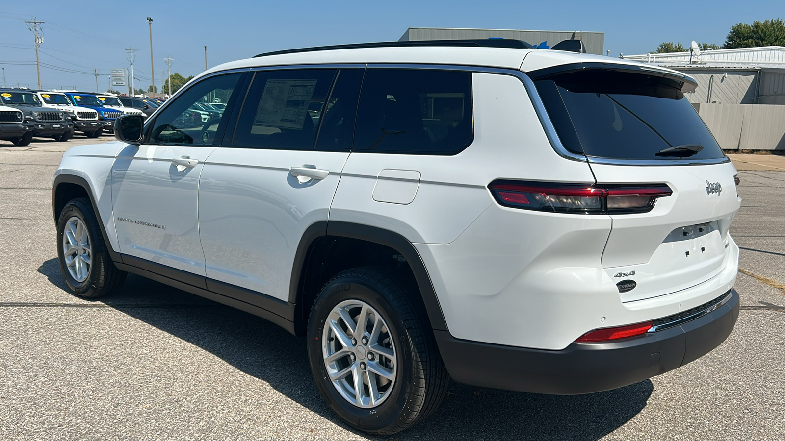 2024 Jeep Grand Cherokee L Laredo 5