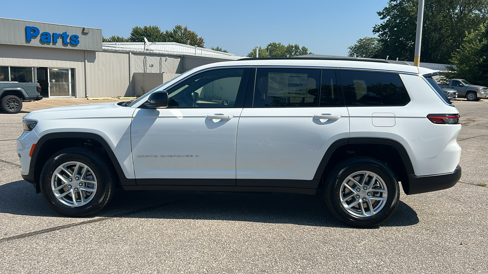 2024 Jeep Grand Cherokee L Laredo 6