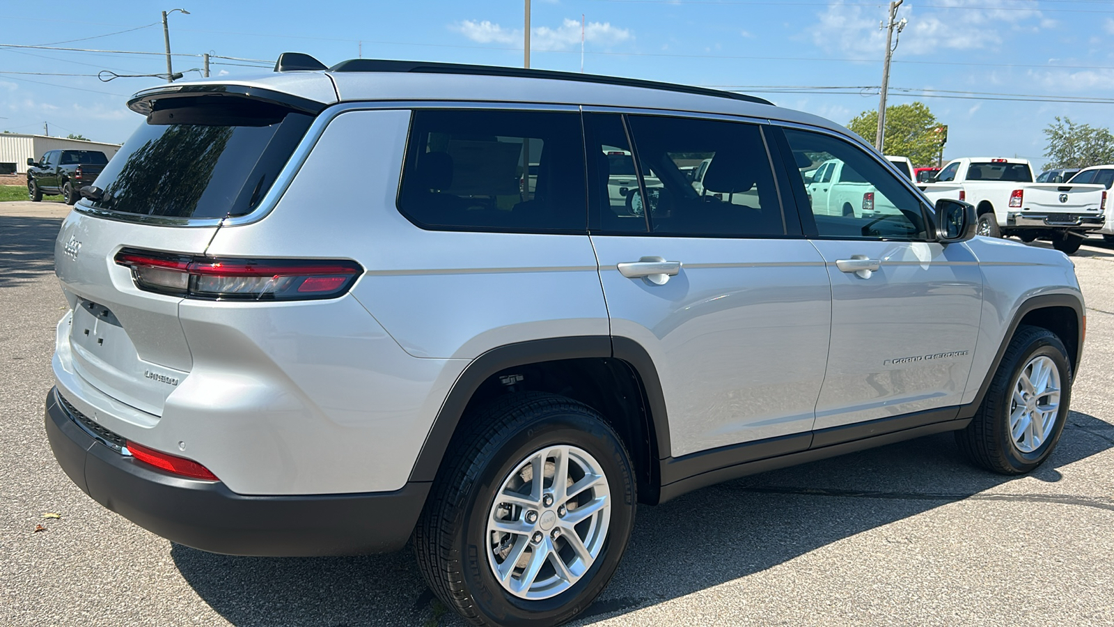 2024 Jeep Grand Cherokee L Laredo 3