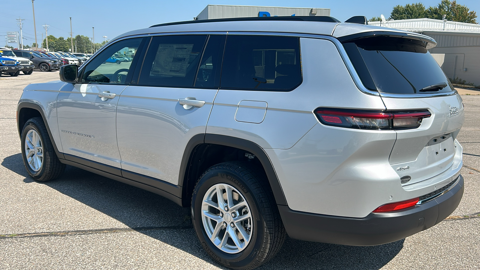 2024 Jeep Grand Cherokee L Laredo 5