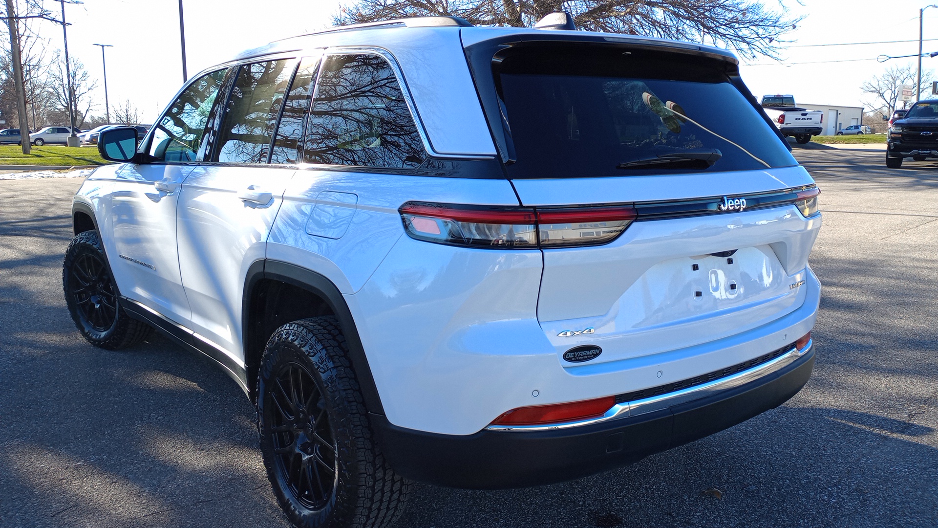 2023 Jeep Grand Cherokee Laredo 5