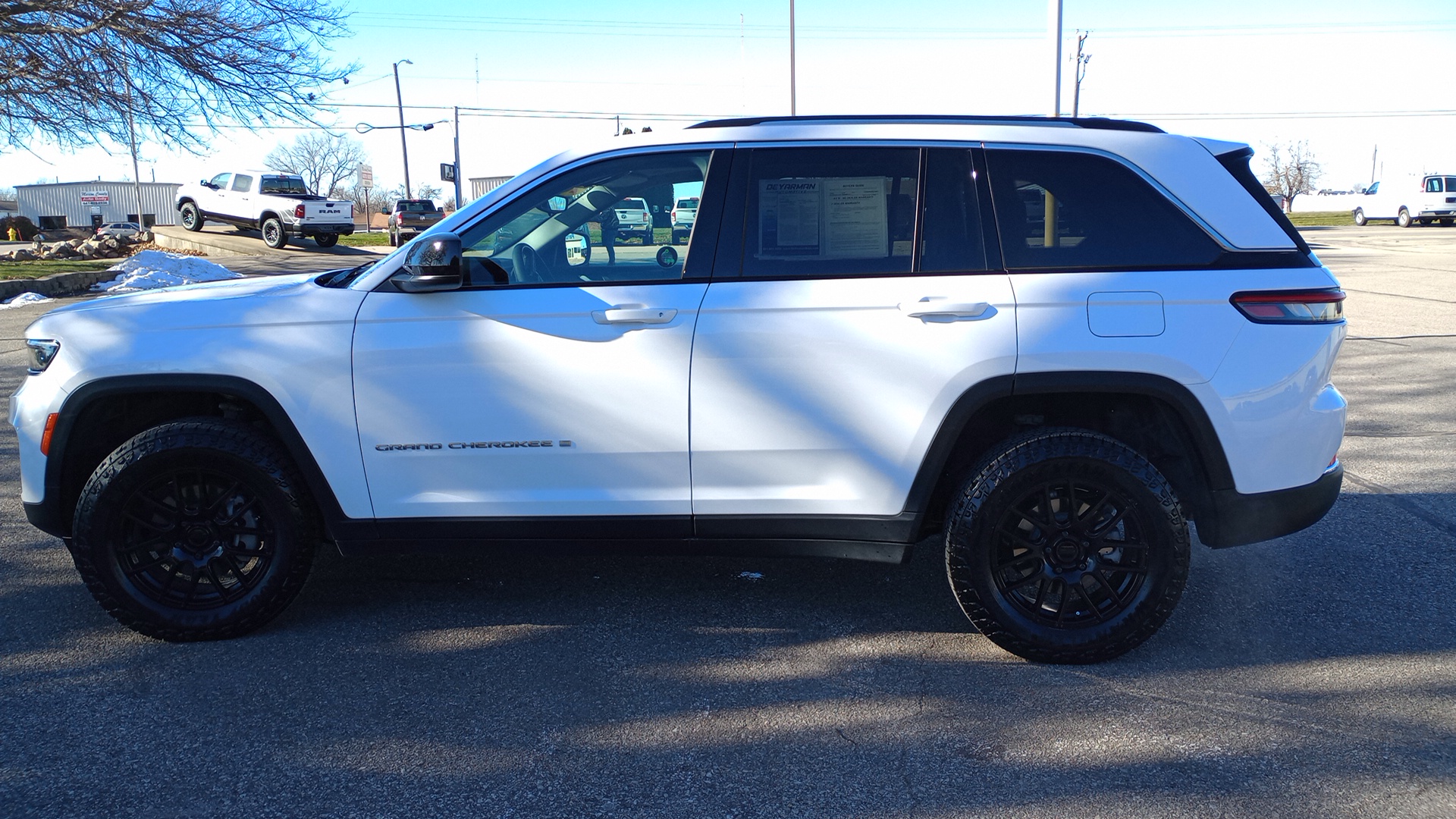 2023 Jeep Grand Cherokee Laredo 6