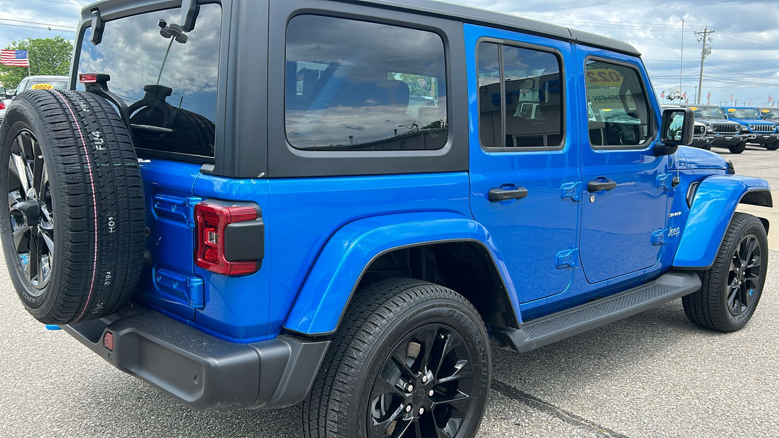 2022 Jeep Wrangler Unlimited Sahara 4xe 3