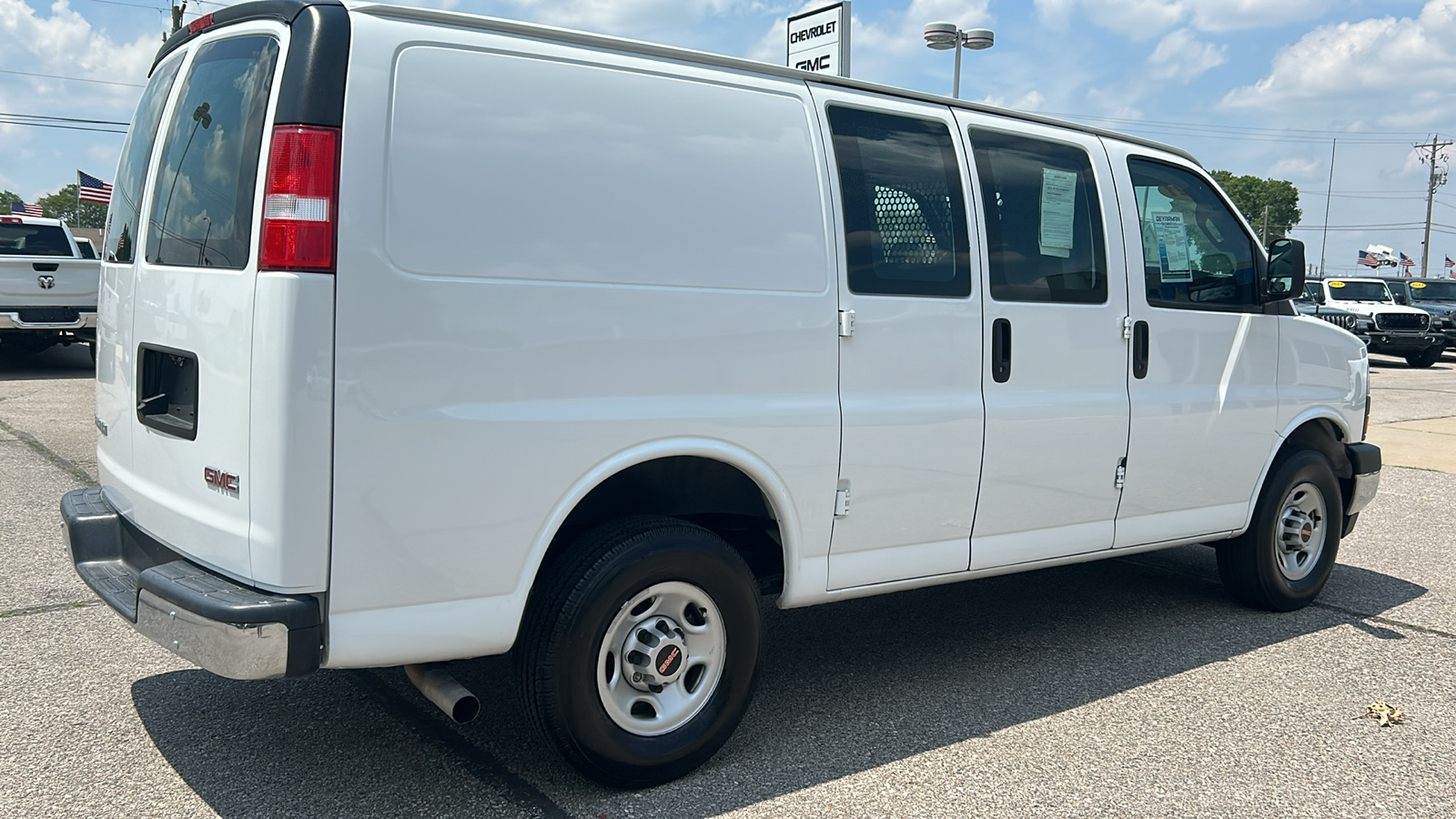 2021 GMC Savana 2500 Work Van 3