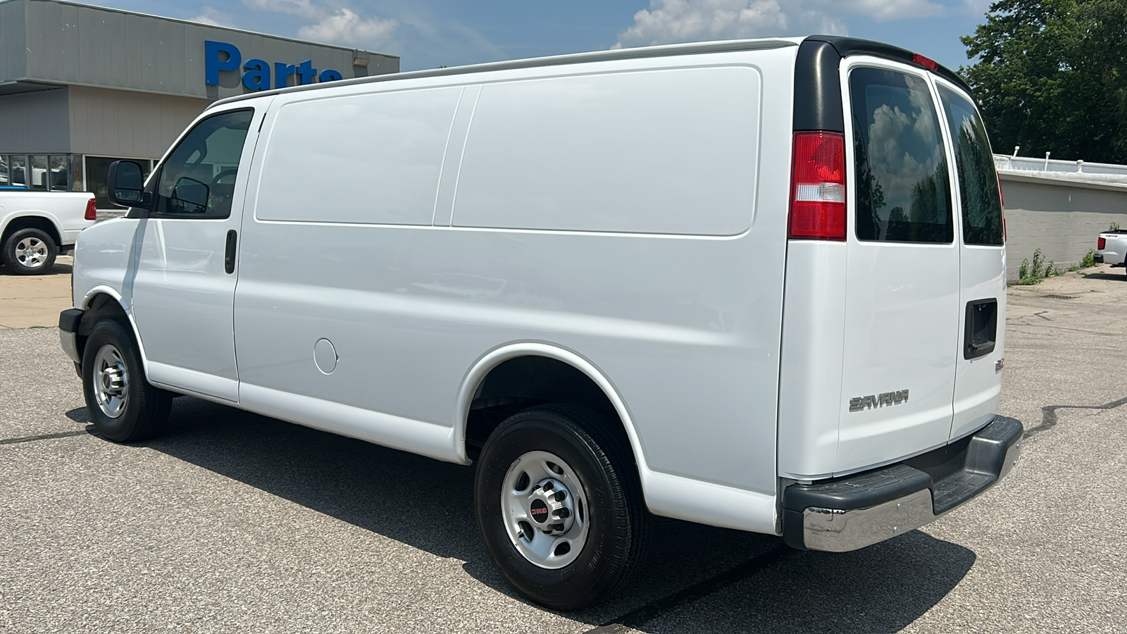 2021 GMC Savana 2500 Work Van 5