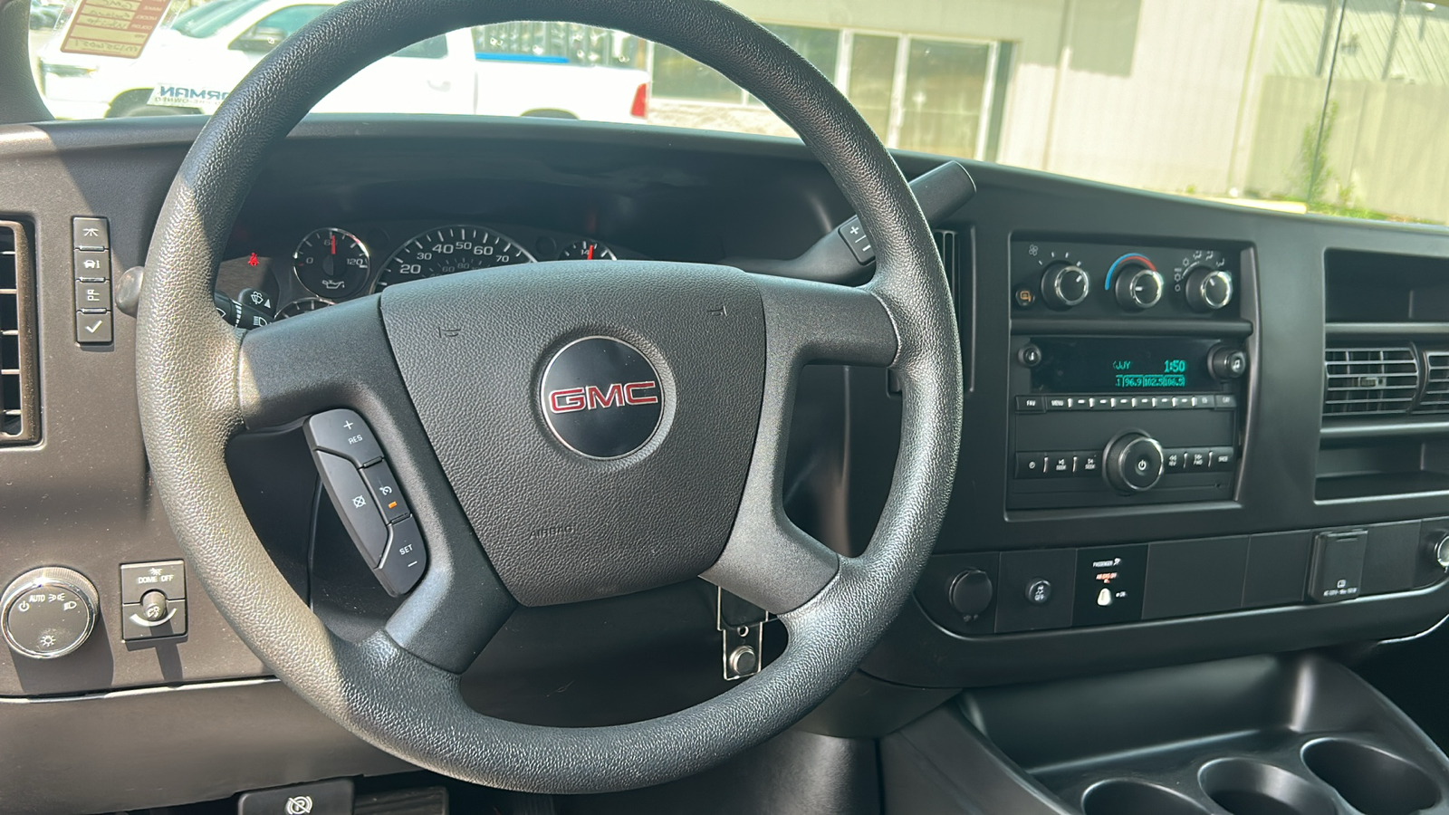 2021 GMC Savana 2500 Work Van 18