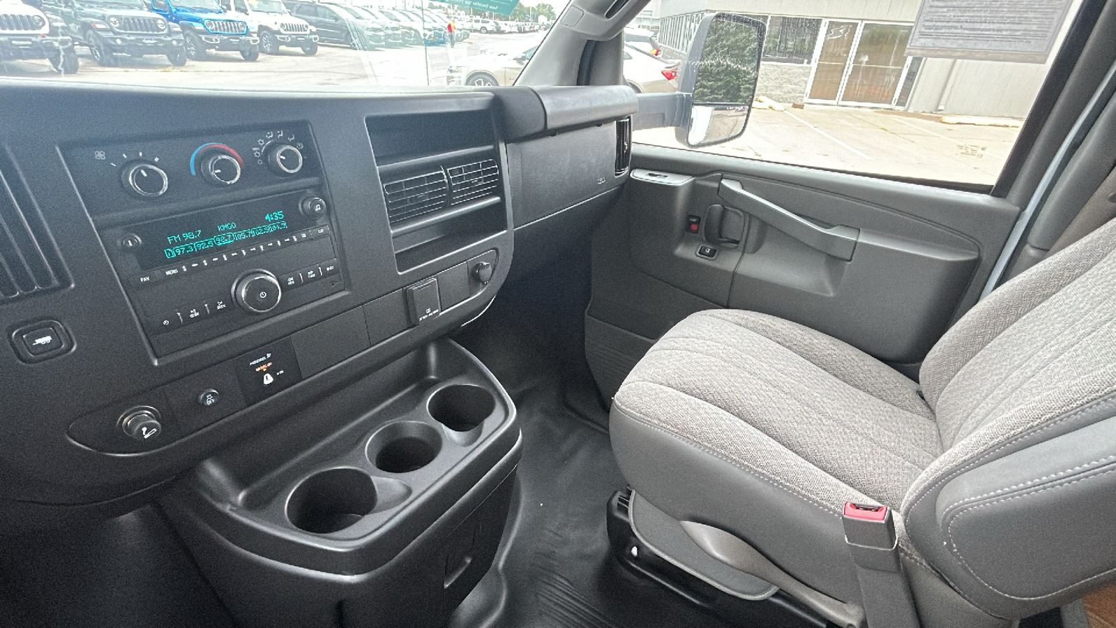 2019 Chevrolet Express 3500 Work Van 28