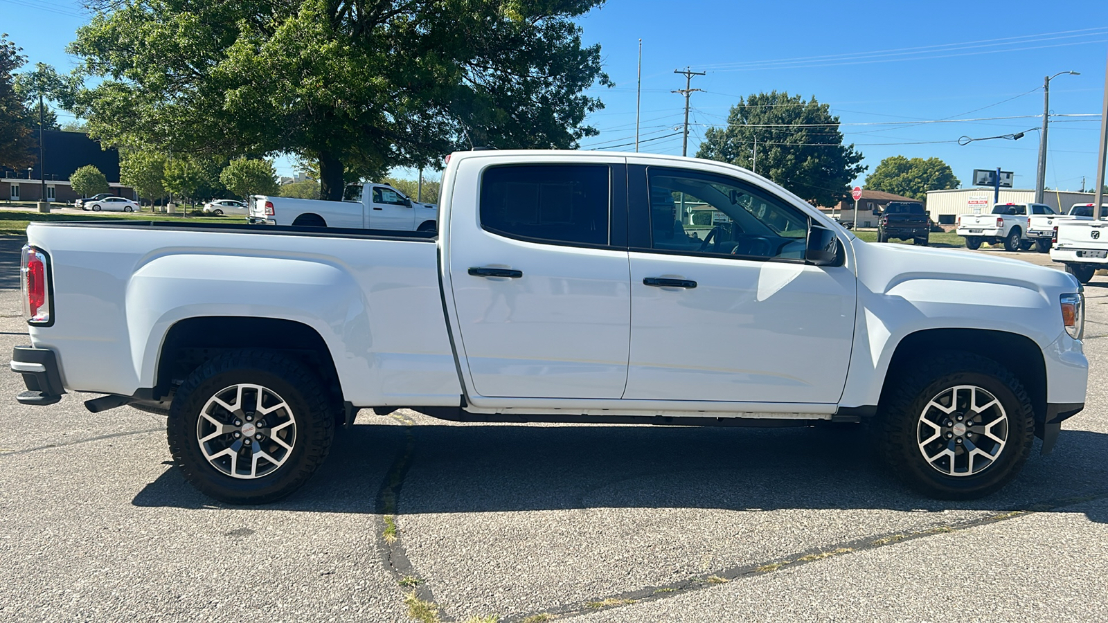 2022 GMC Canyon AT4 w/Cloth 2