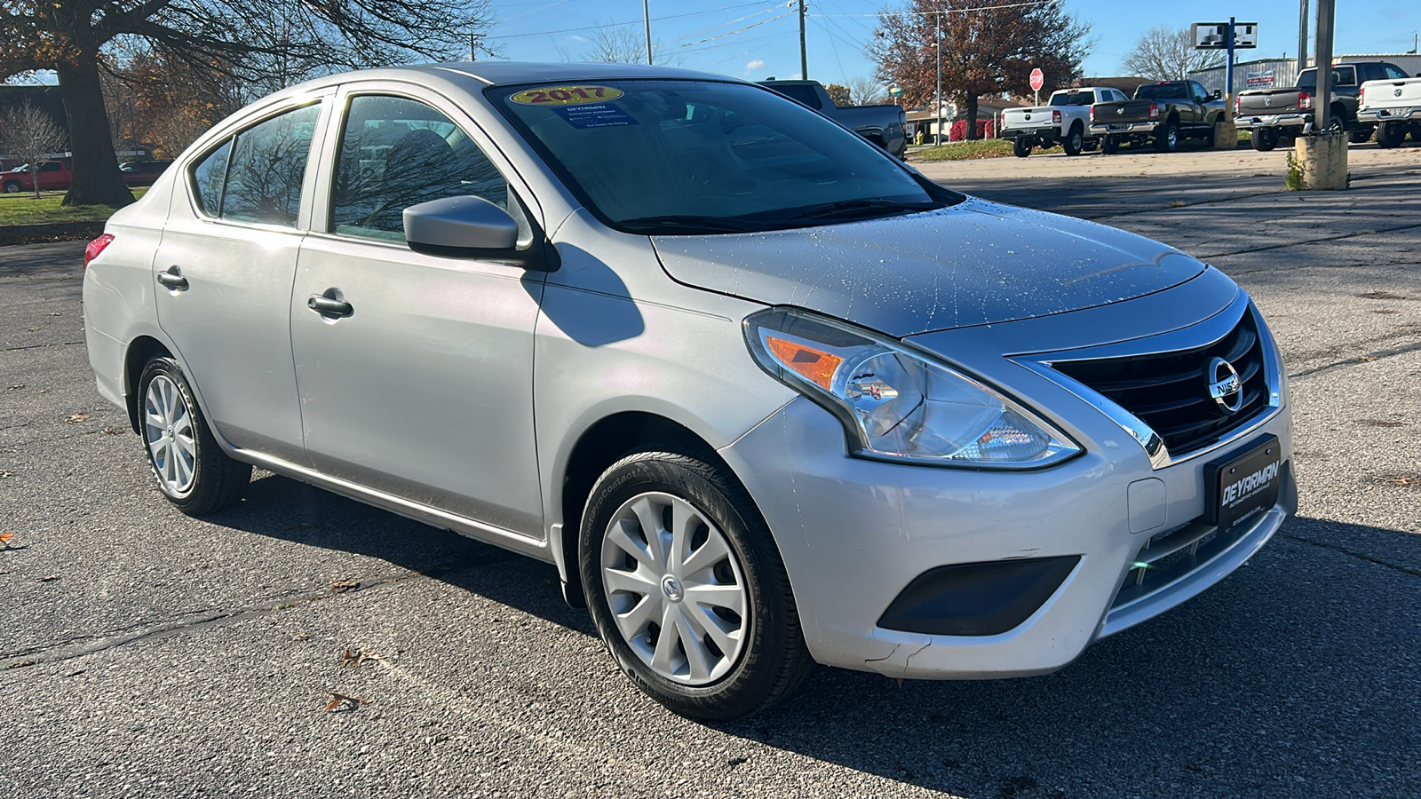 2017 Nissan Versa 1.6 S 1