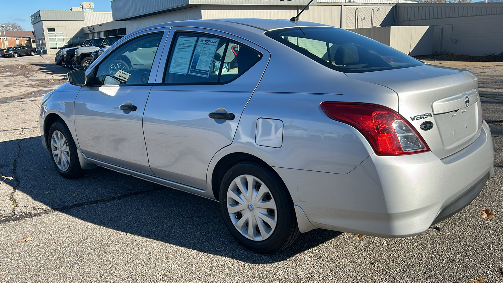 2017 Nissan Versa 1.6 S 5