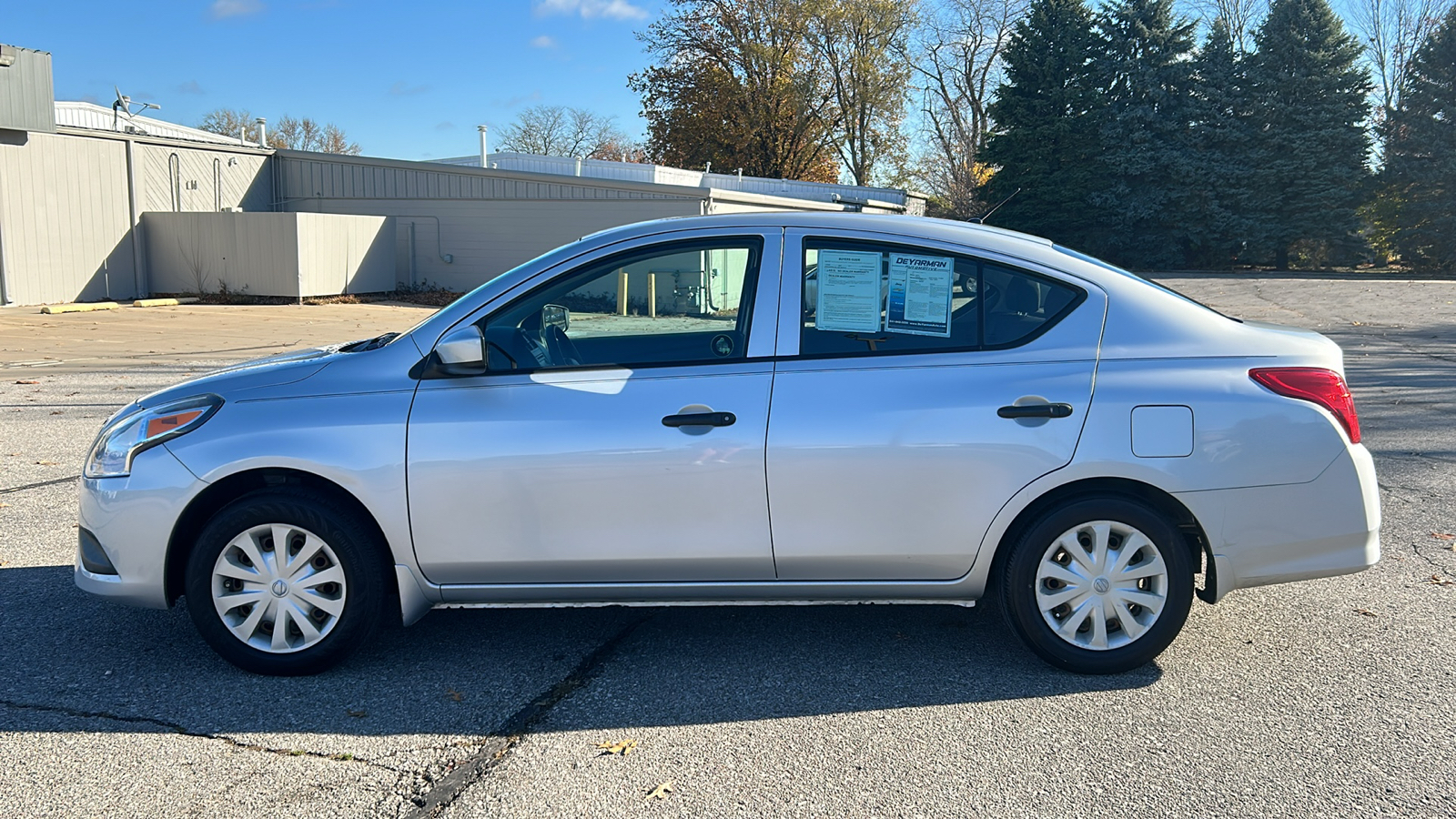 2017 Nissan Versa 1.6 S 6