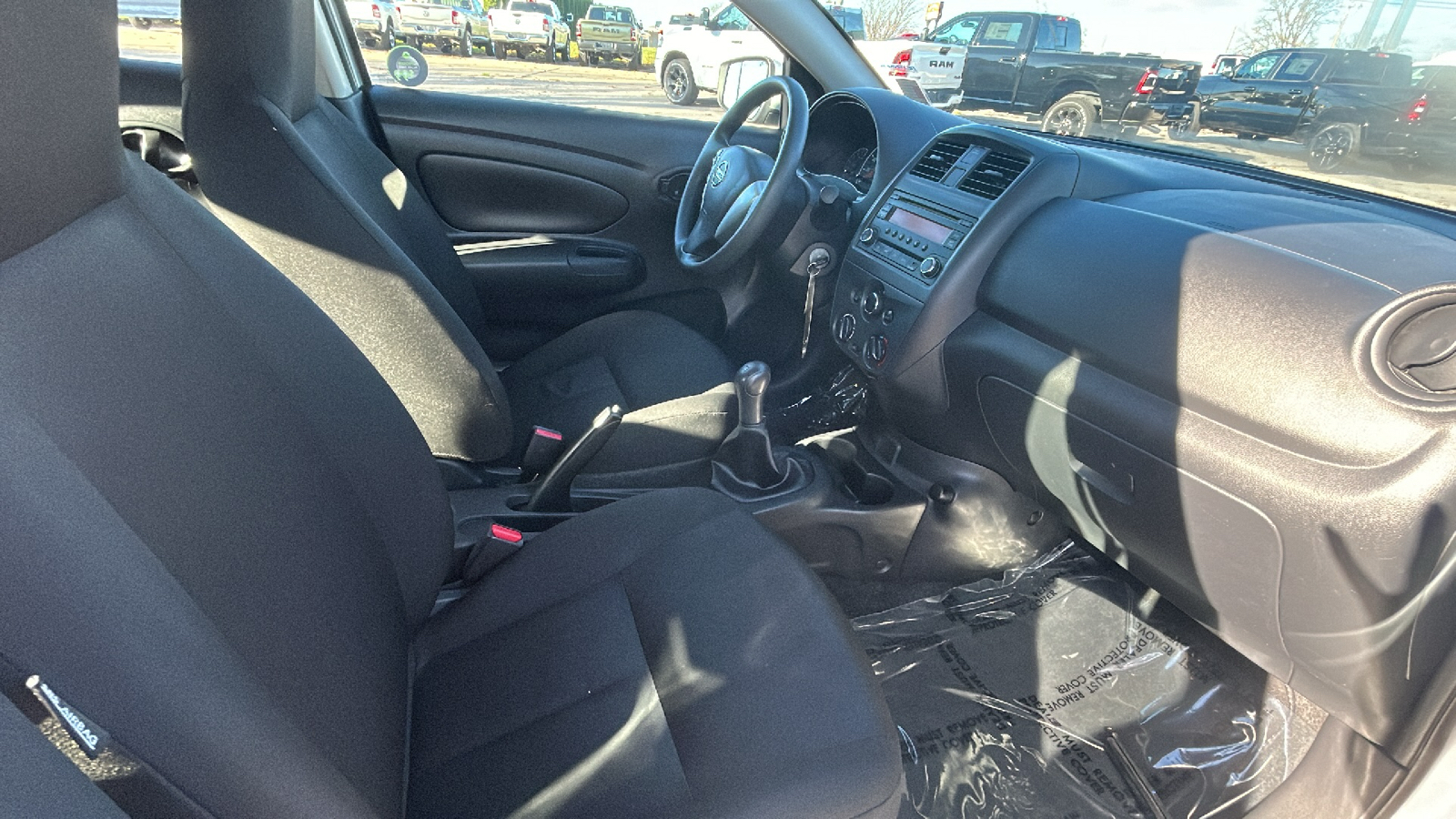 2017 Nissan Versa 1.6 S 20