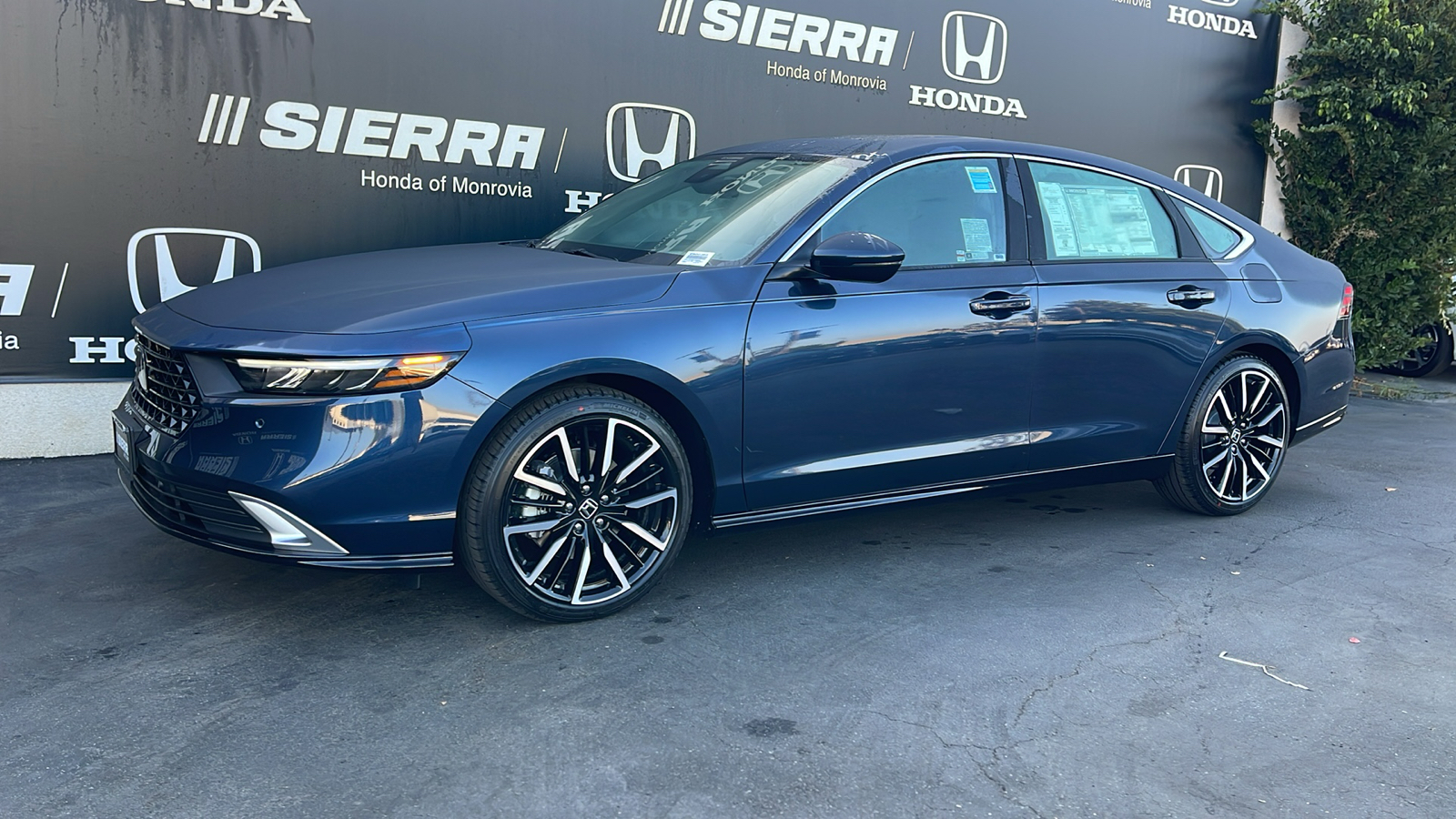 2025 Honda Accord Hybrid Touring 8