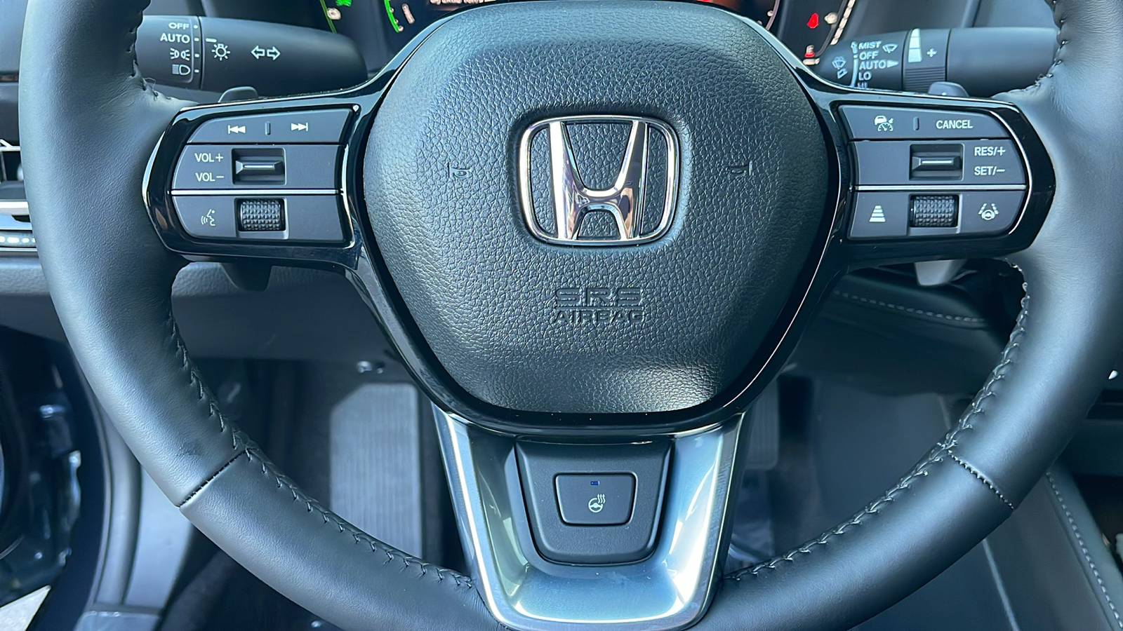 2025 Honda Accord Hybrid Touring 24