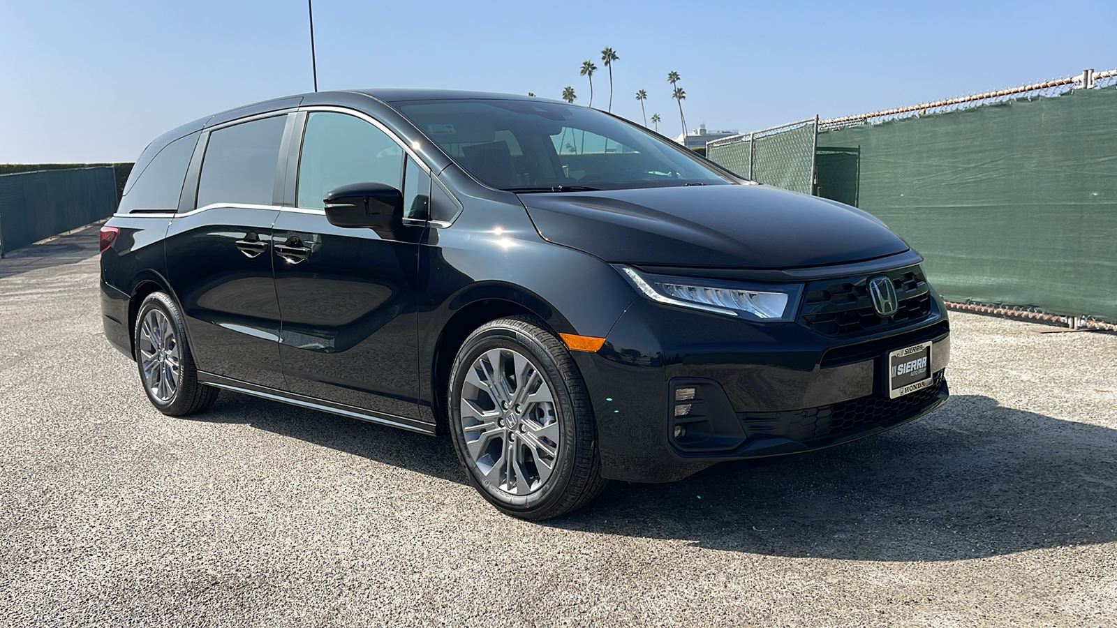 2025 Honda Odyssey Touring 1