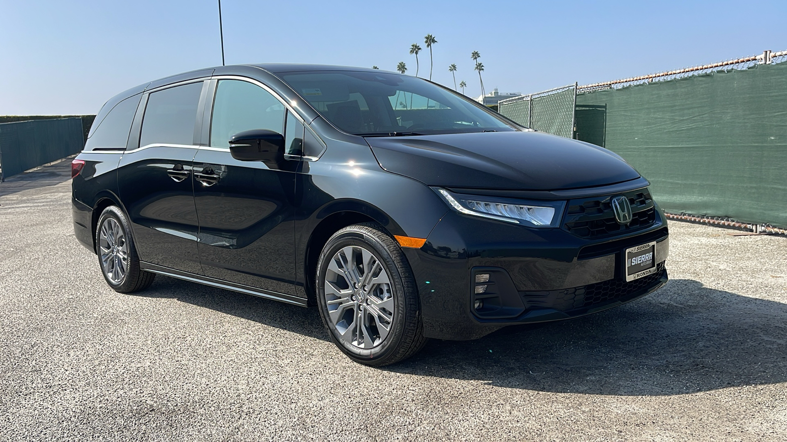 2025 Honda Odyssey Touring 2