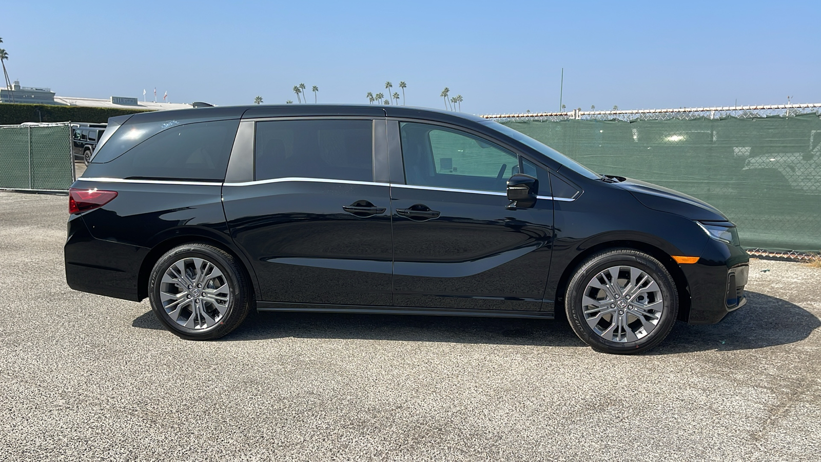 2025 Honda Odyssey Touring 3