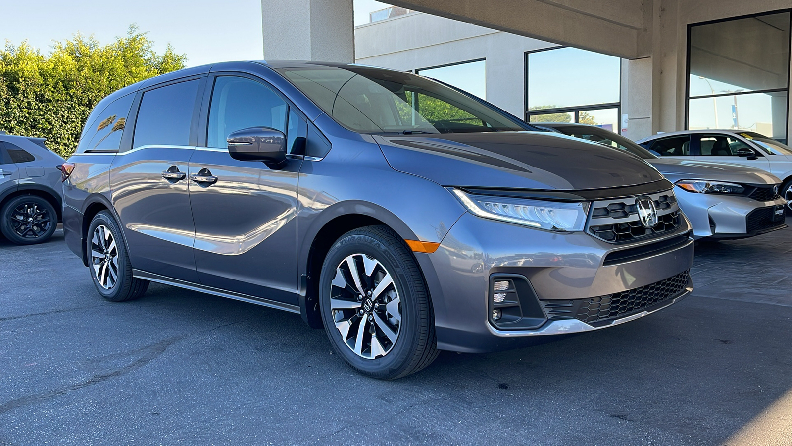 2025 Honda Odyssey EX-L 2