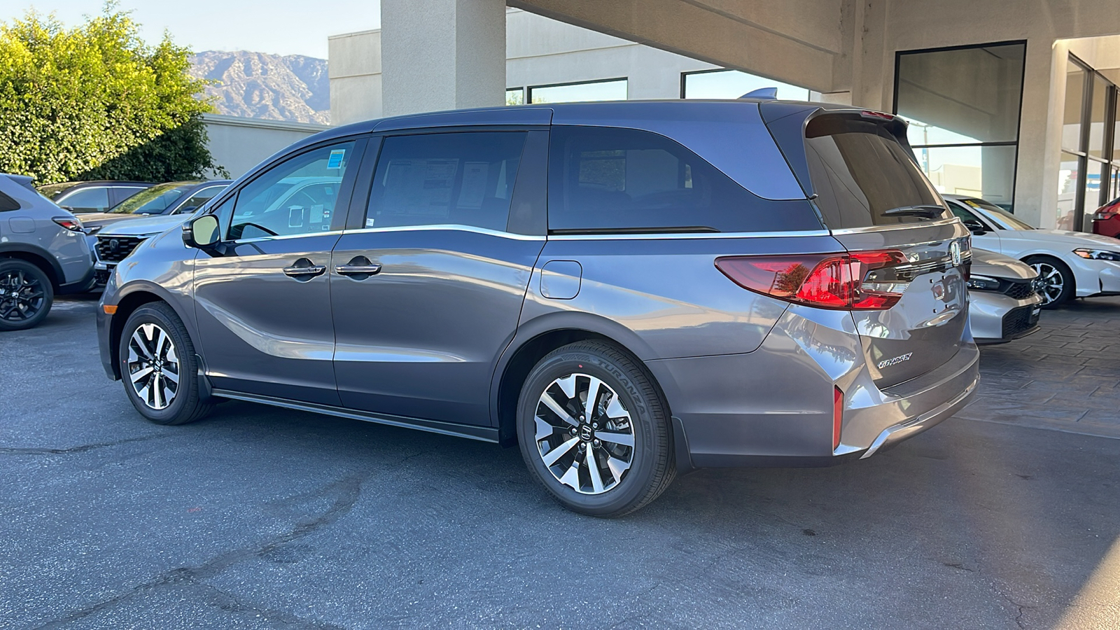 2025 Honda Odyssey EX-L 6