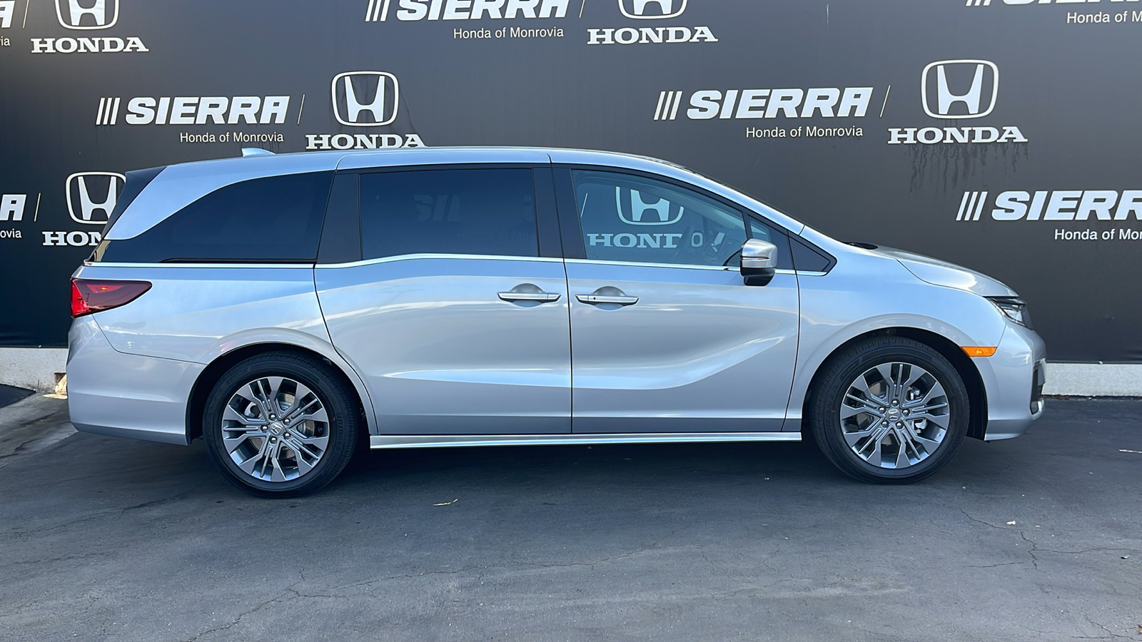 2025 Honda Odyssey Touring 4