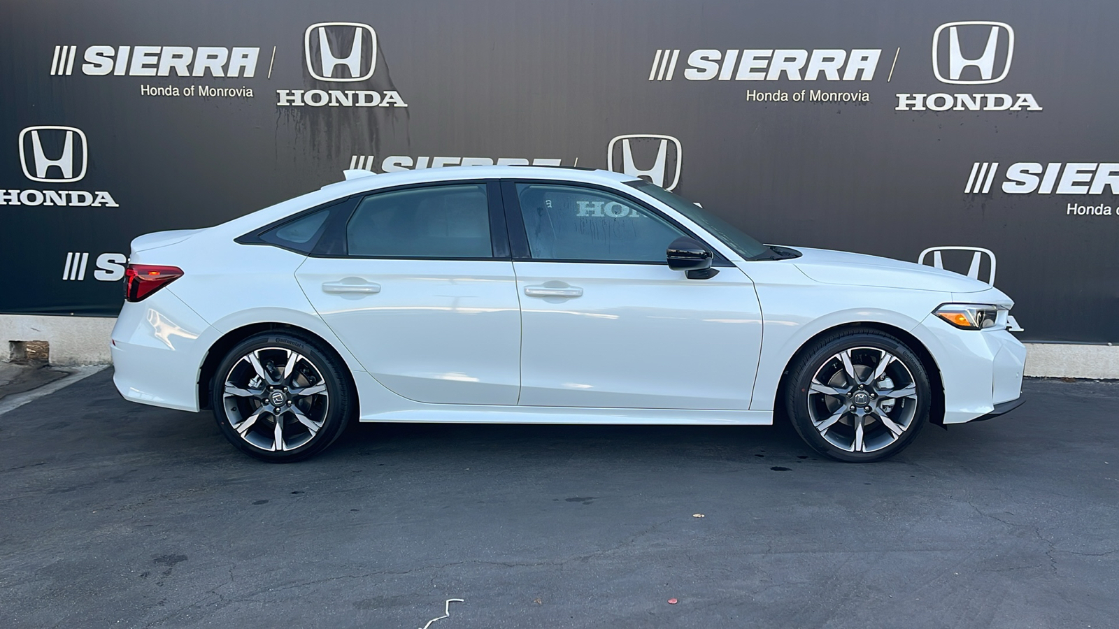 2025 Honda Civic Sedan Hybrid Sport Touring 3