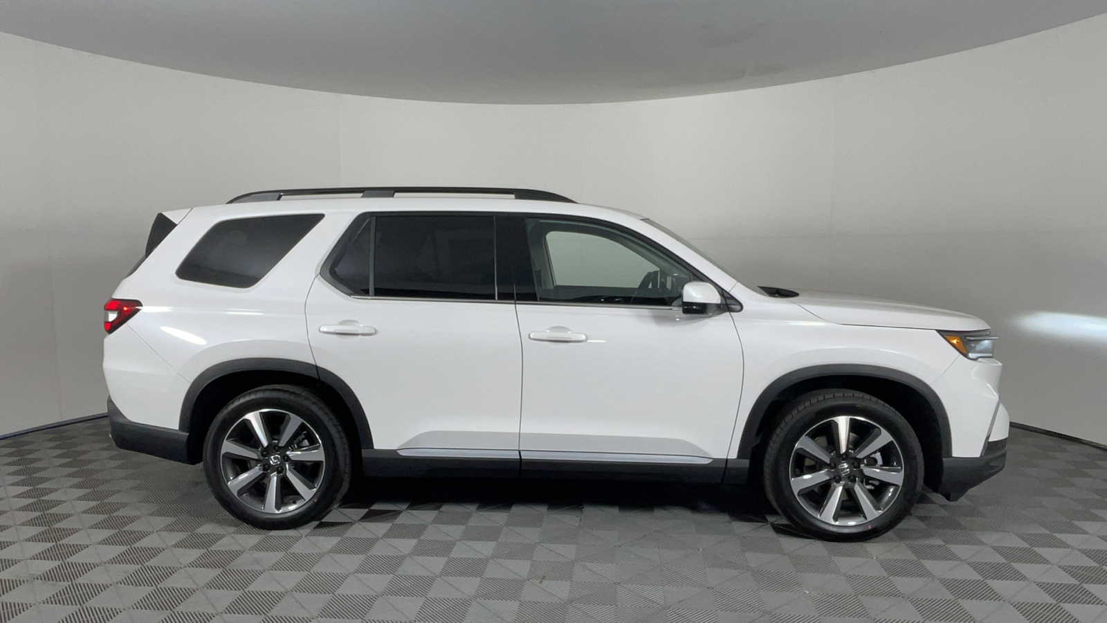 2025 Honda Pilot Touring 3