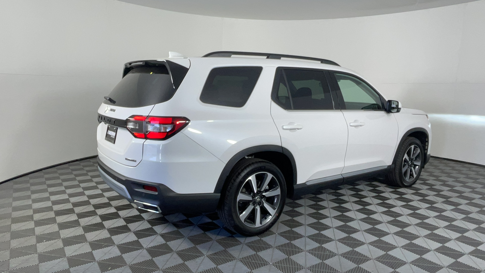 2025 Honda Pilot Touring 4