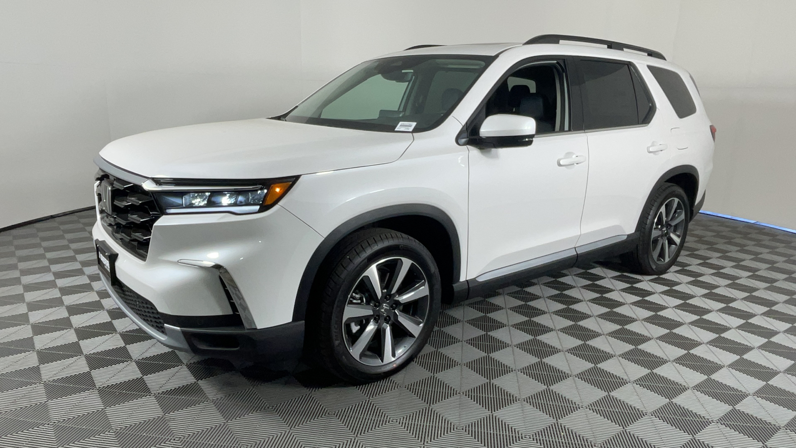 2025 Honda Pilot Touring 8