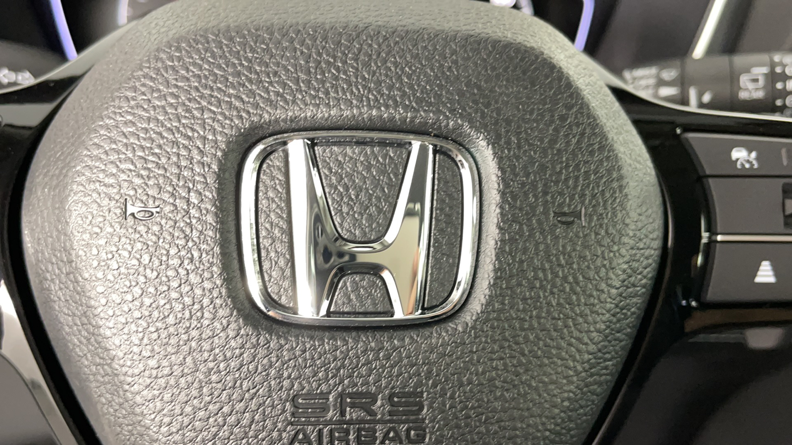 2025 Honda Pilot Touring 27