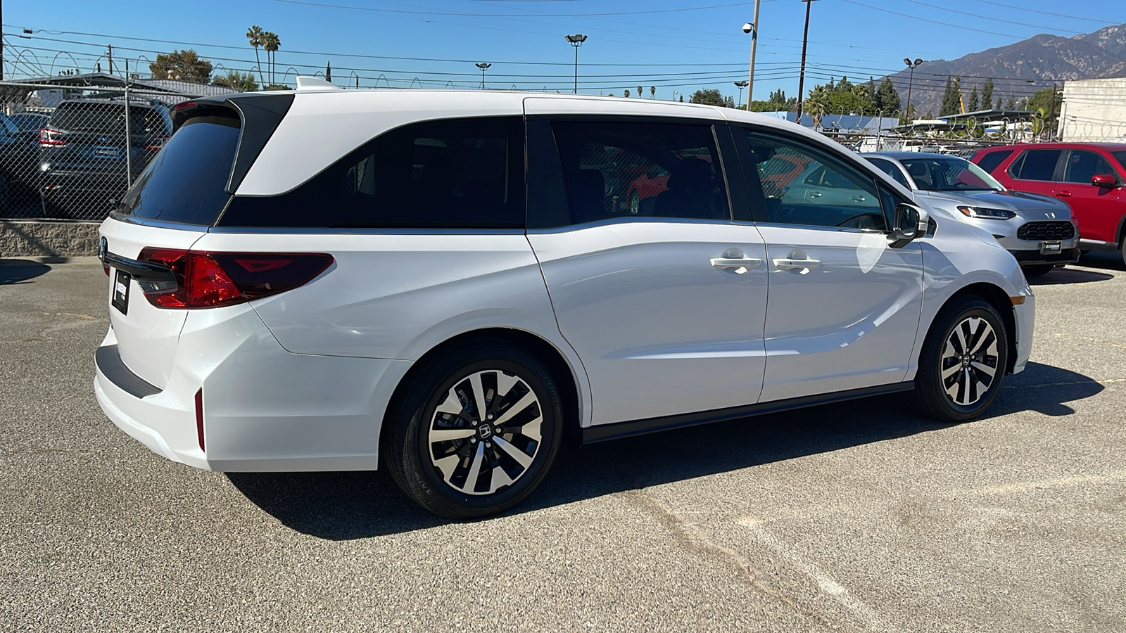 2025 Honda Odyssey EX-L 4