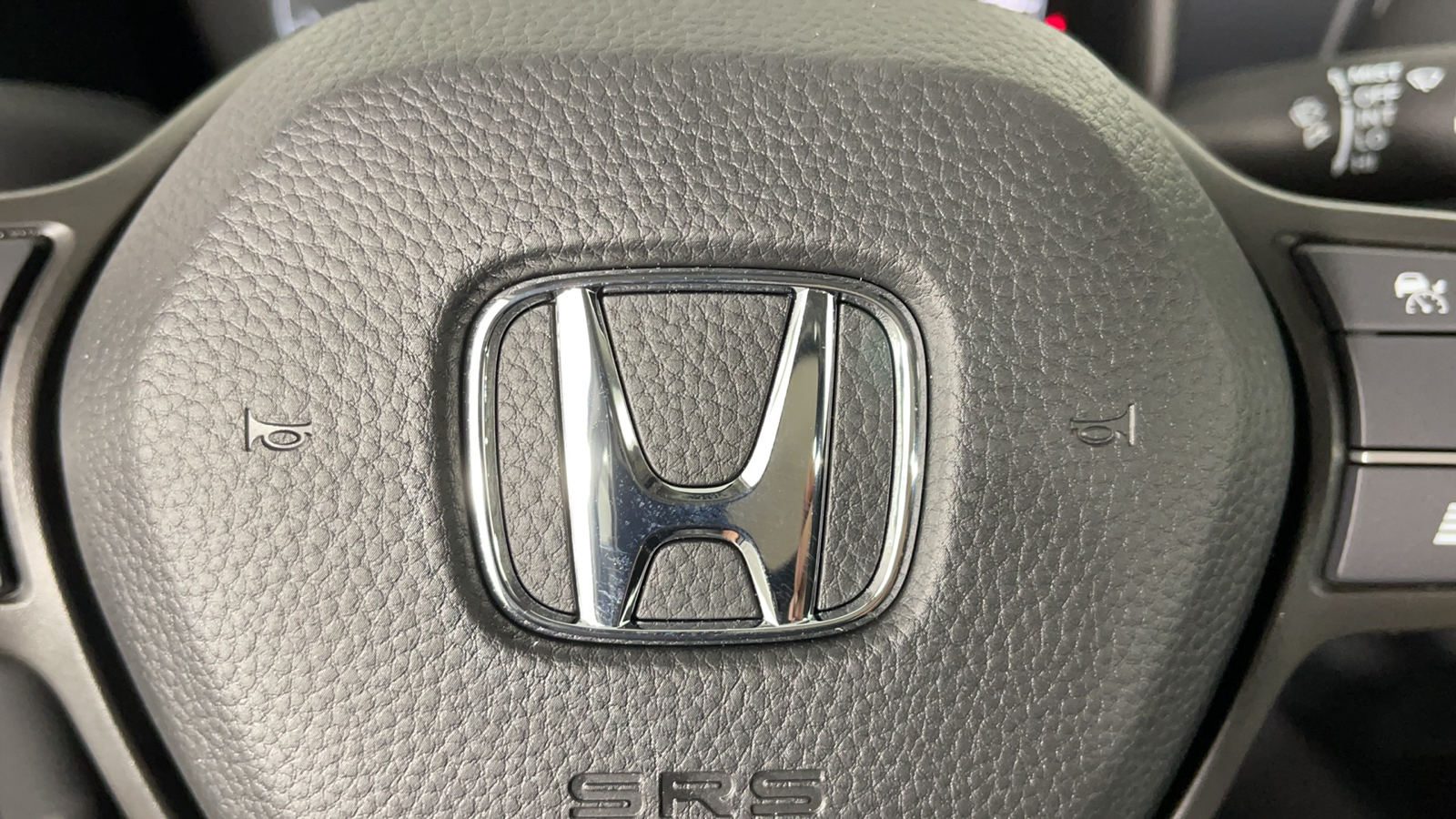 2025 Honda HR-V LX 27