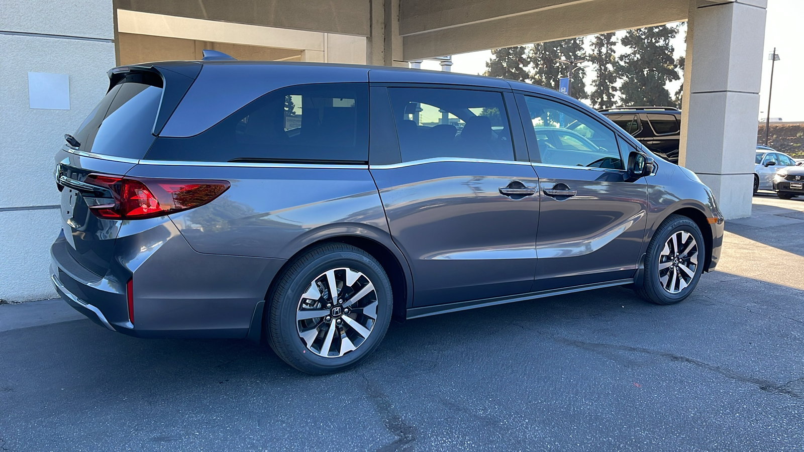 2025 Honda Odyssey EX-L 4