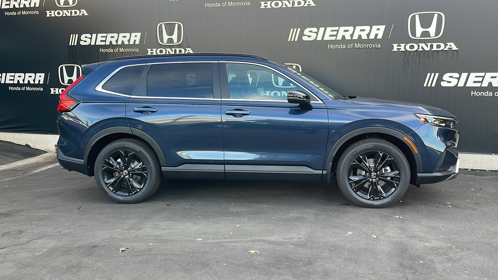 2025 Honda CR-V Hybrid Sport Touring 3