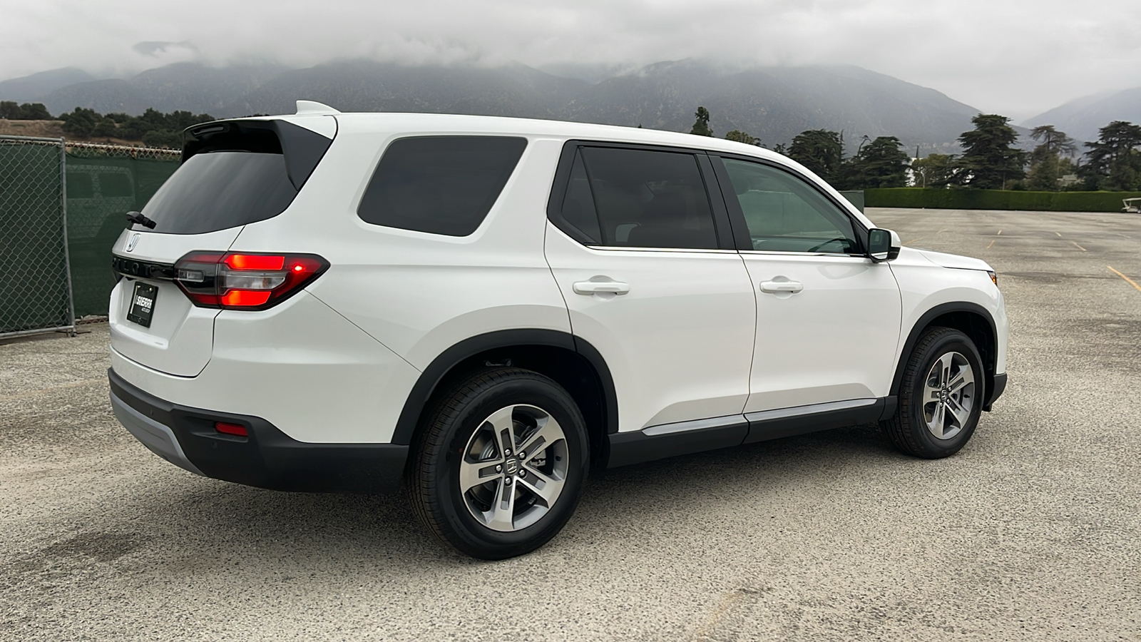 2025 Honda Pilot EX-L 4