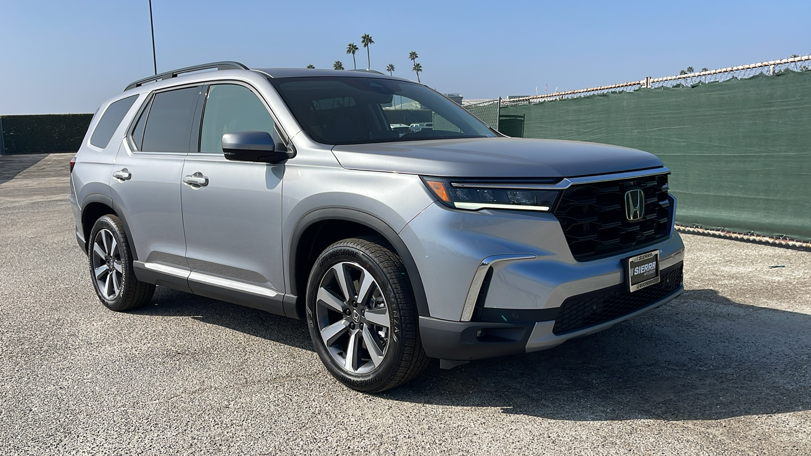 2025 Honda Pilot Touring 1