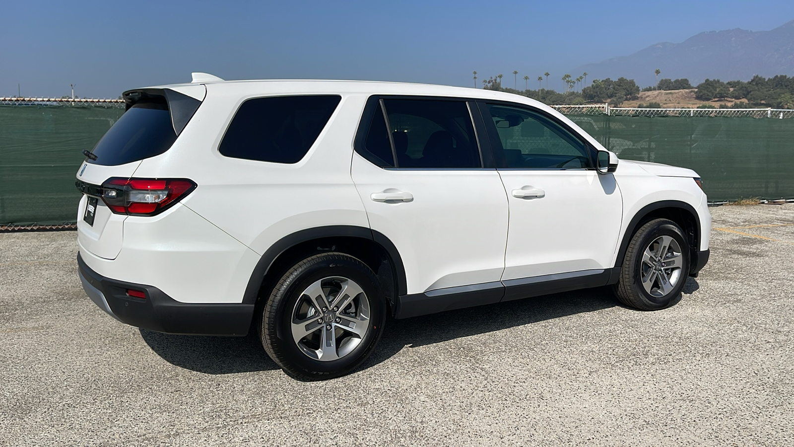 2025 Honda Pilot EX-L 4