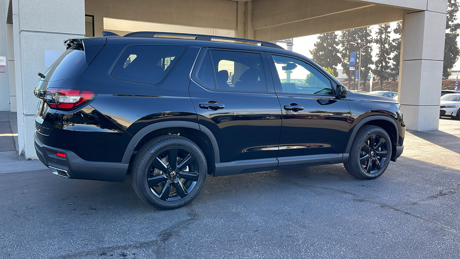 2025 Honda Pilot Black Edition 4