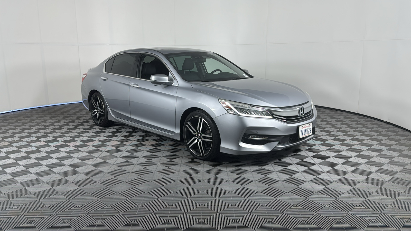 2017 Honda Accord Sedan Touring 2