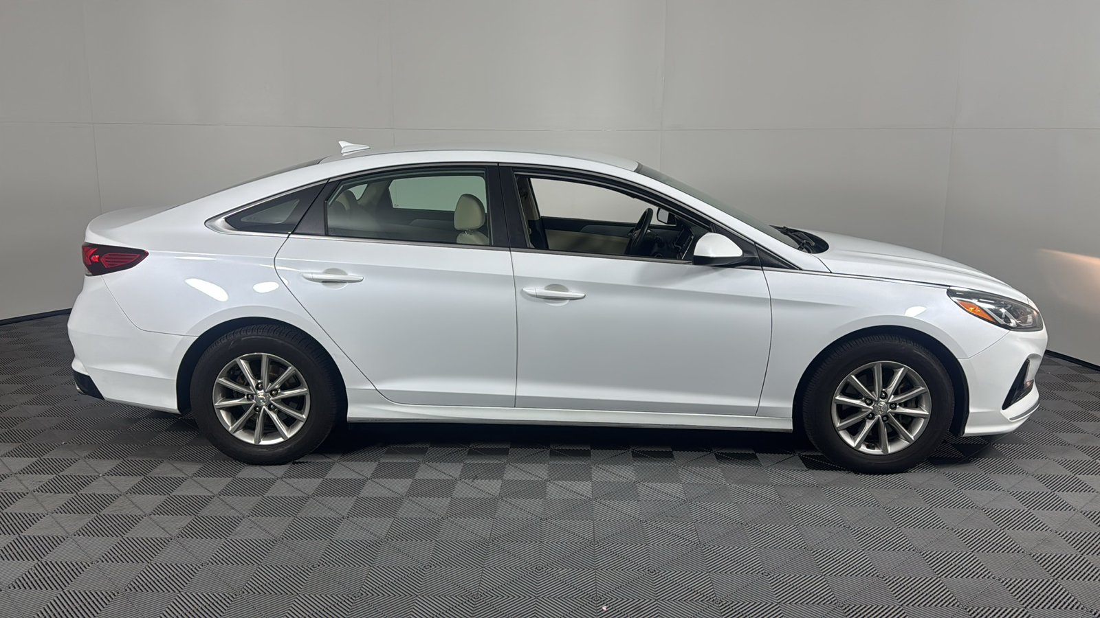 2019 Hyundai Sonata SE 3