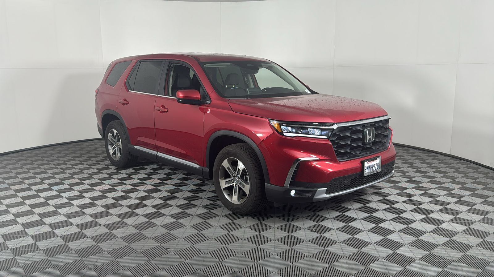 2024 Honda Pilot EX-L 7 Passenger 2