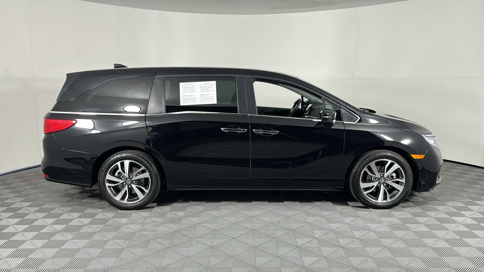 2023 Honda Odyssey Touring 3